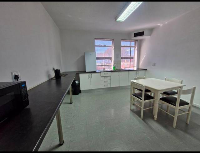 BUSINESS PROPERTY TO RENT IN ISANDO